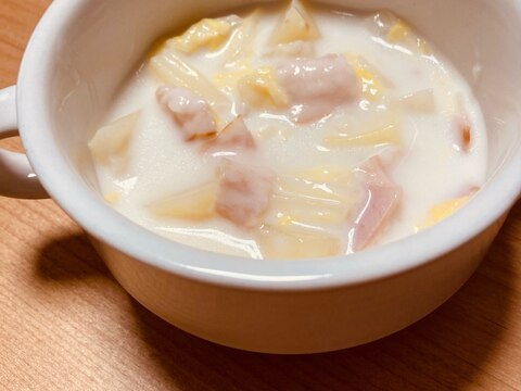 白菜とジャガイモとベーコンのミルクスープ☆